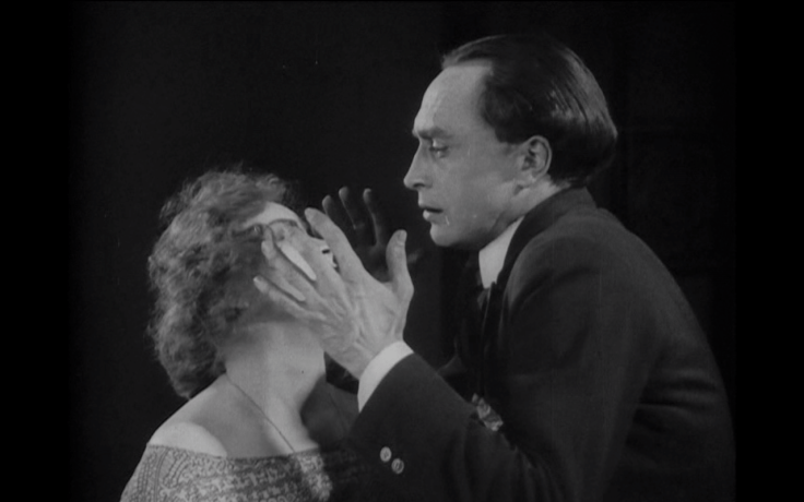 hands of orlac still 2